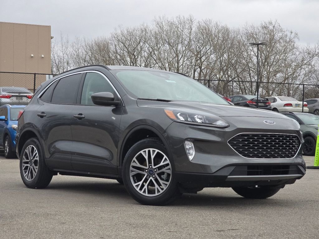 Used 2020 Ford Escape SEL image 2