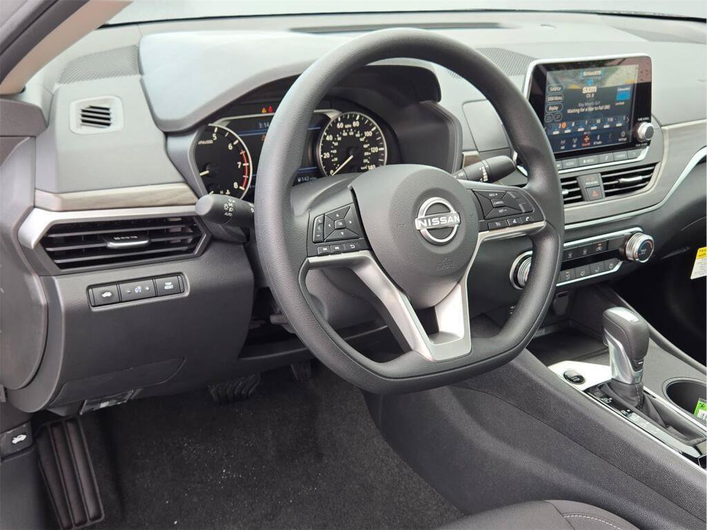 New 2026 Nissan Altima 2.5 SV AWD/4WD image 18
