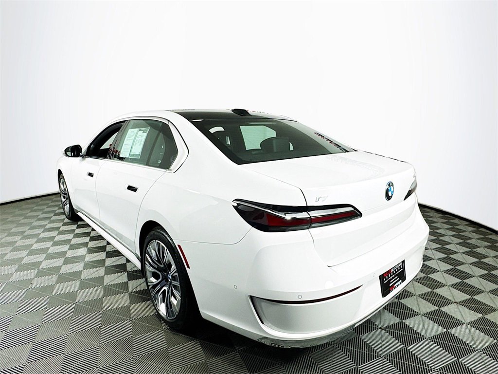 Used 2024 BMW i7 xDrive60 image 5