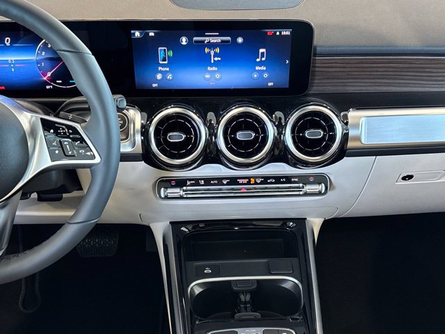 Certified 2026 Mercedes-Benz GLB 250 4MATIC image 21