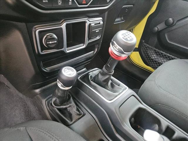 Used 2023 Jeep Gladiator Sport AWD/4WD image 16