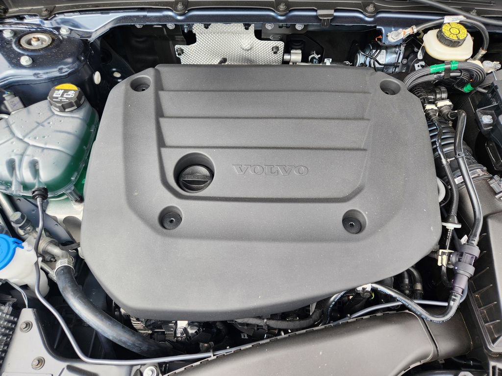 New 2026 Volvo XC40 B5 Plus w/ Protection Package Premier image 19