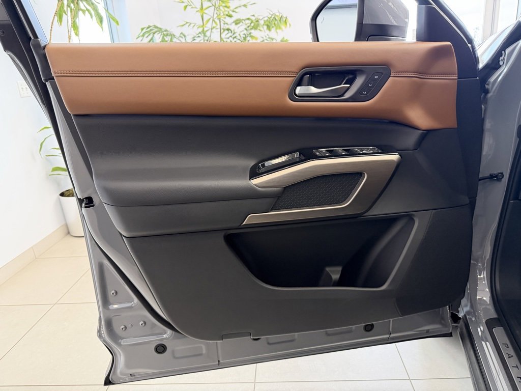 New 2025 Nissan Pathfinder Platinum w/ Cargo Package image 11