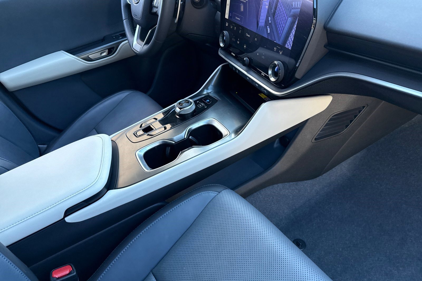 Used 2023 Lexus RZ 450e Premium w/ Technology Package image 29