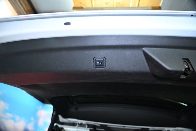 Used 2023 GMC Yukon XL SLT w/ SLT Luxury Package image 48