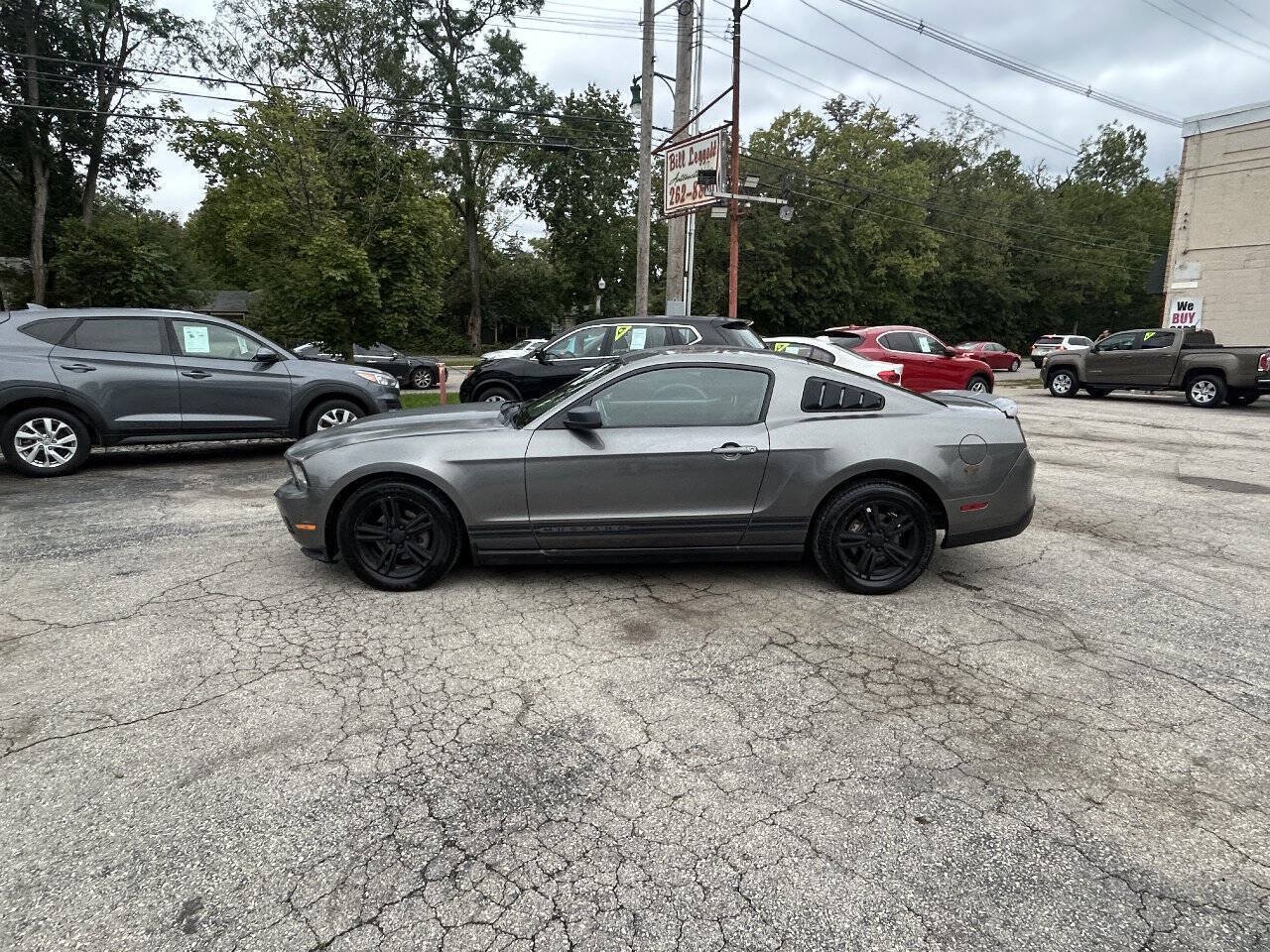 Used 2010 Ford Mustang Coupe RWD image 4