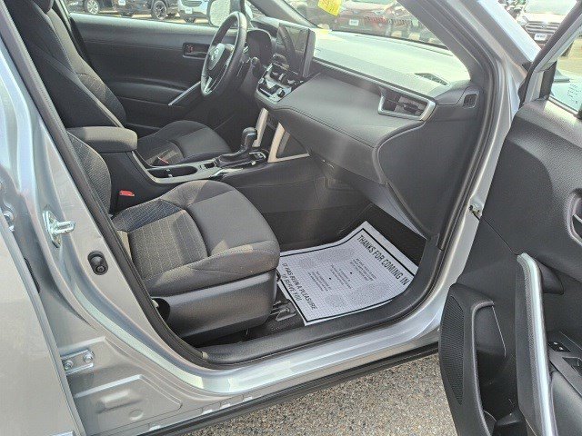 Used 2024 Toyota Corolla Cross SE image 19