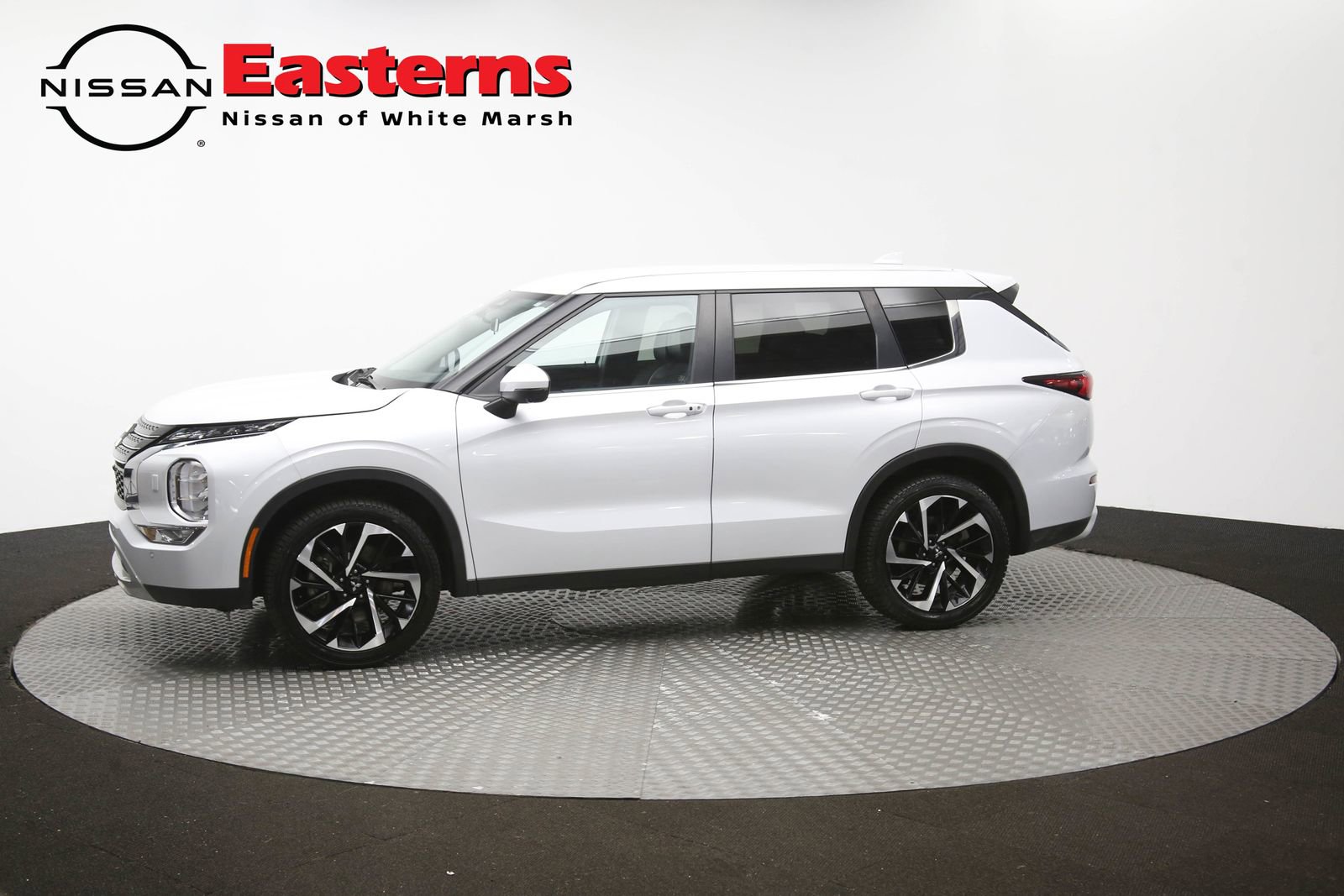 Used 2024 Mitsubishi Outlander AWD image 59
