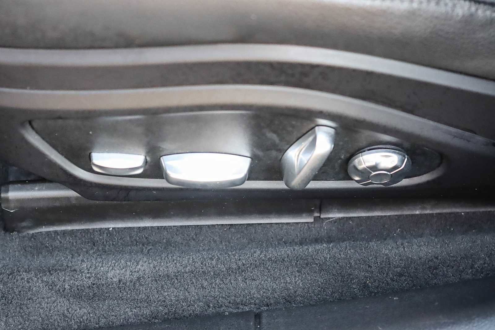 Used 2018 Porsche Panamera 4 image 22