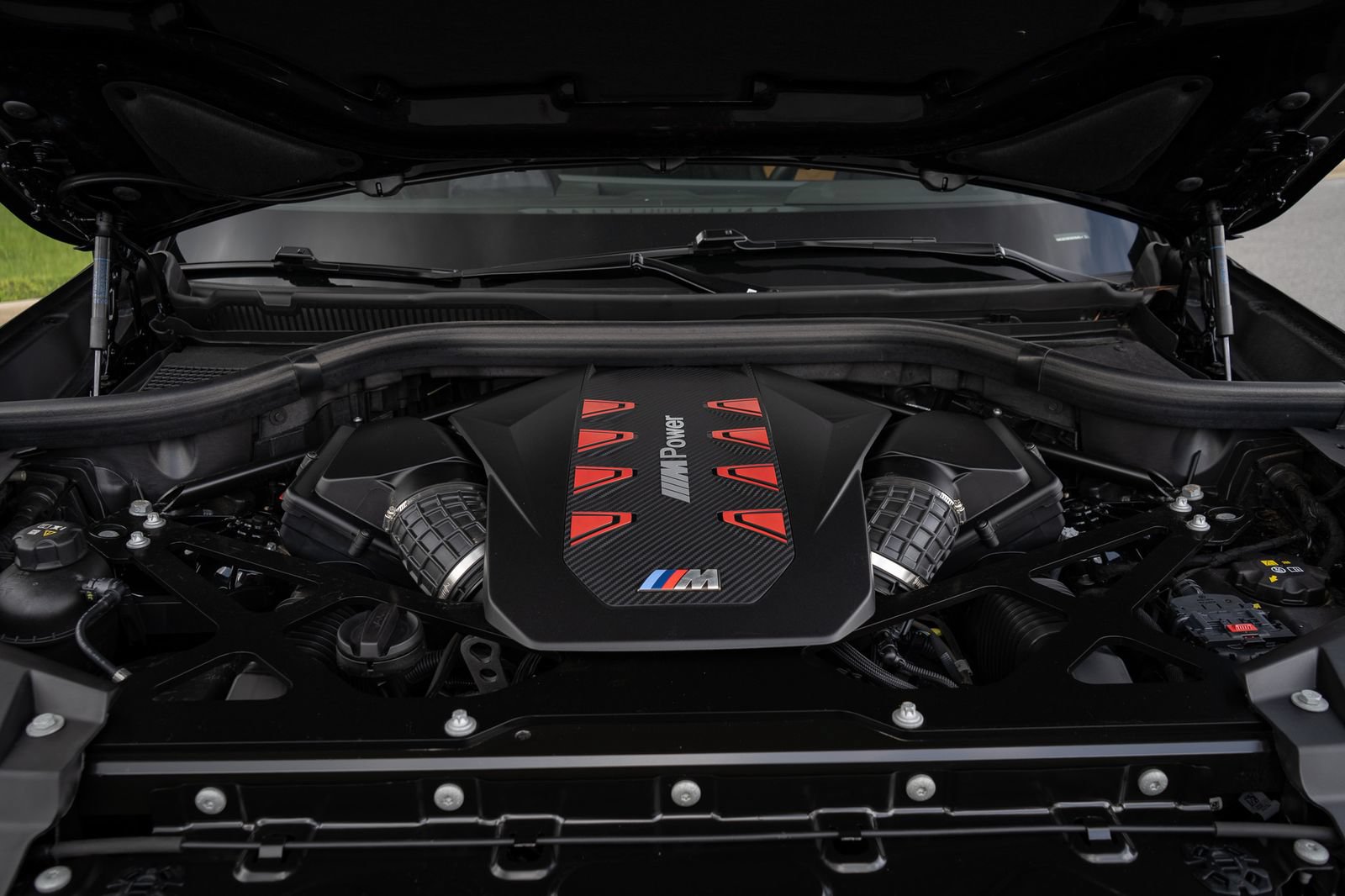 Used 2026 BMW X5 M Competition w/ Executive Package AWD/4WD image 8
