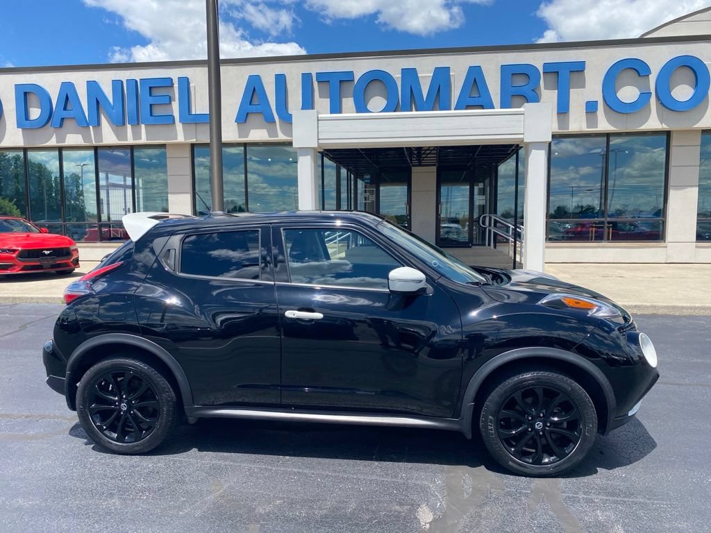 Used 2017 Nissan Juke SV AWD/4WD image 2