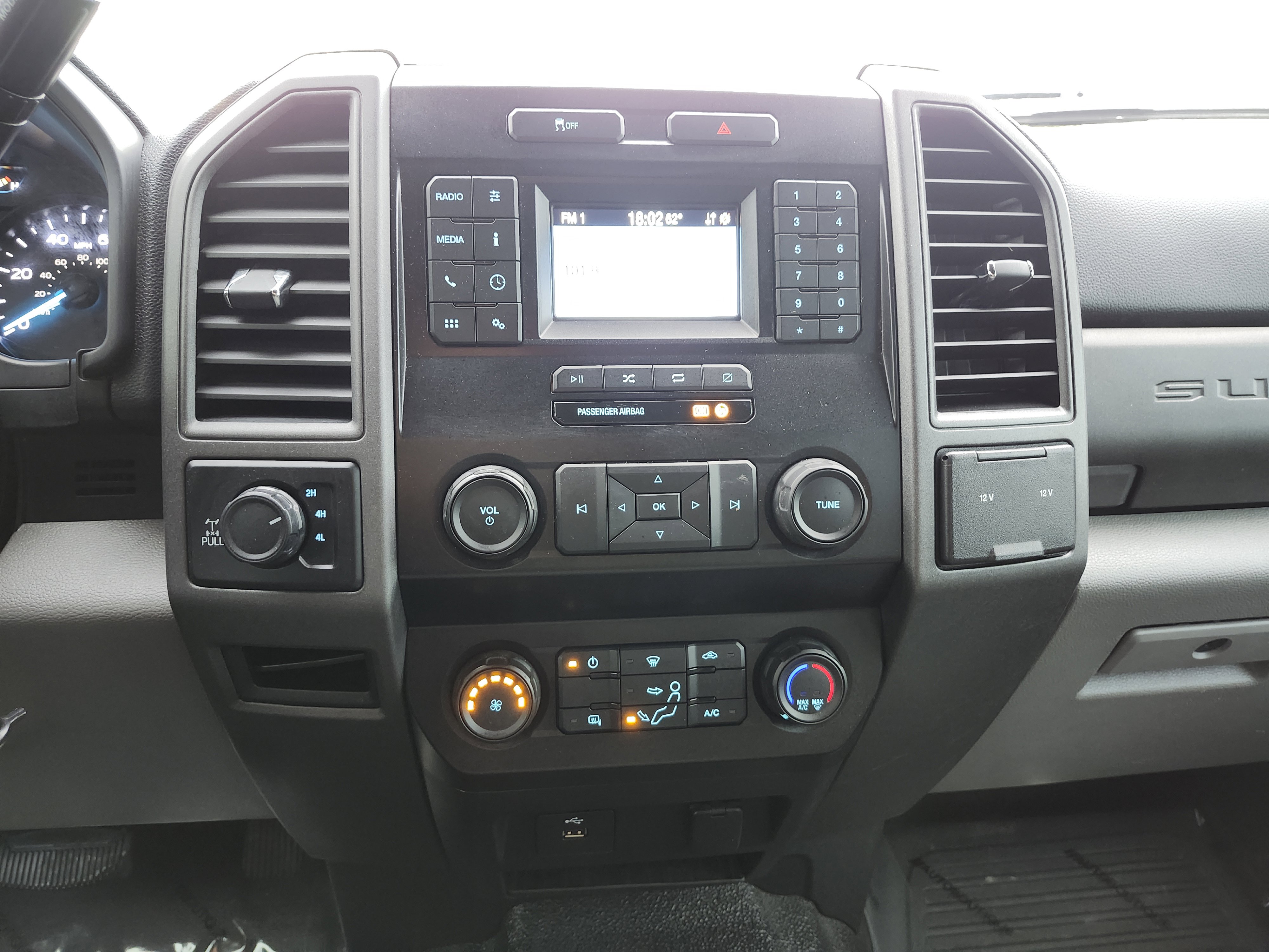 Used 2020 Ford F250 XL w/ STX Appearance Package image 29