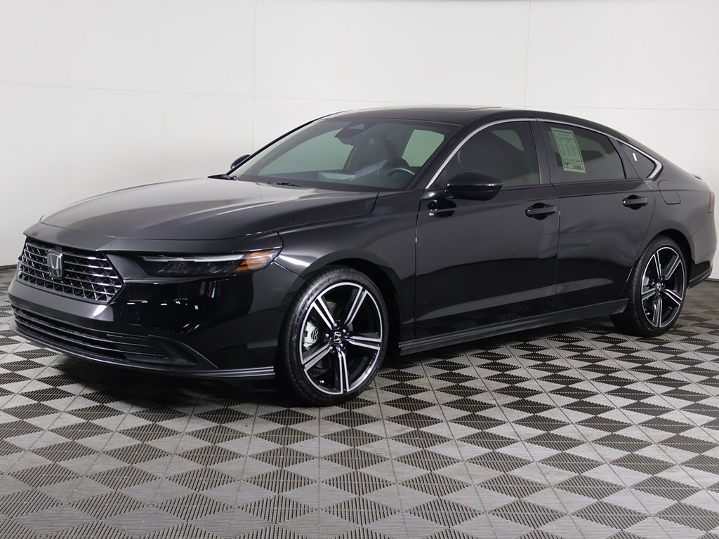 Used 2025 Honda Accord Sport image 9