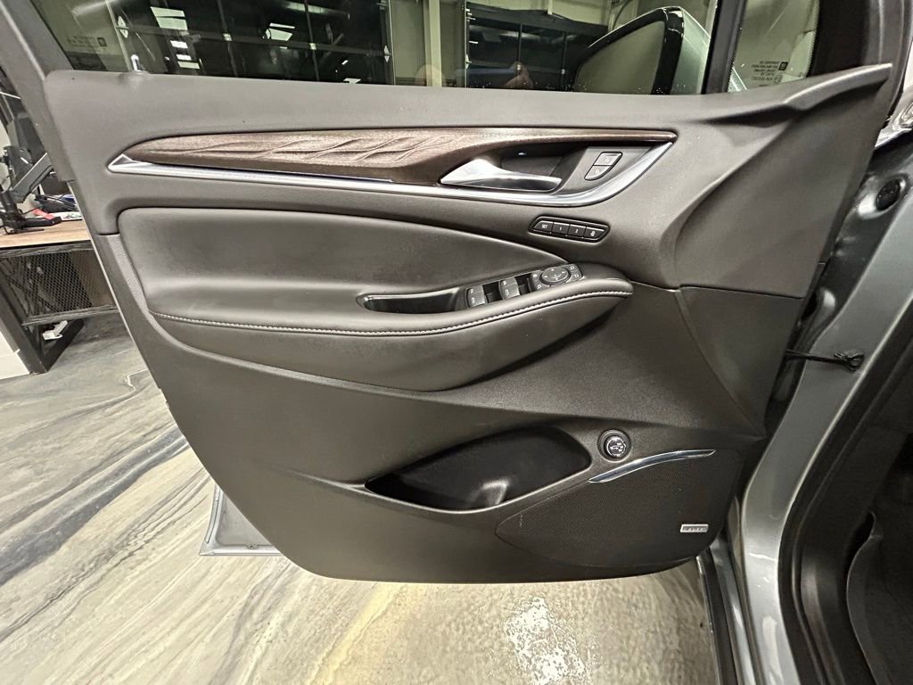 Used 2023 Buick Enclave Avenir w/ Avenir Technology Package image 55