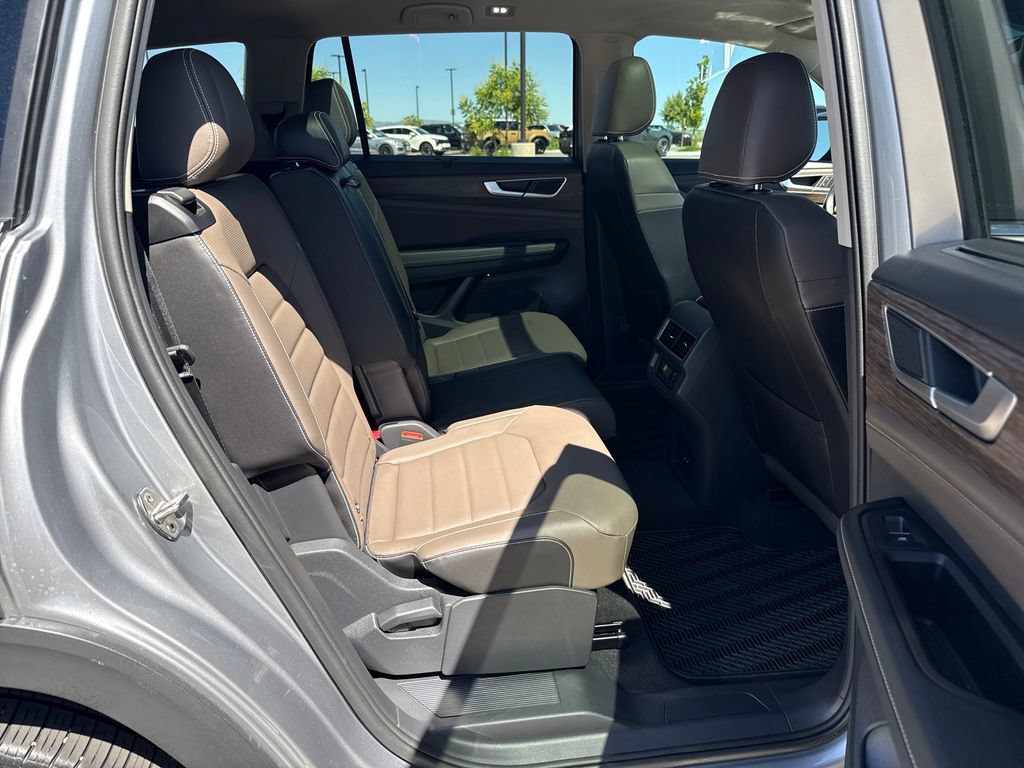 Used 2024 Volkswagen Atlas SEL AWD/4WD image 29