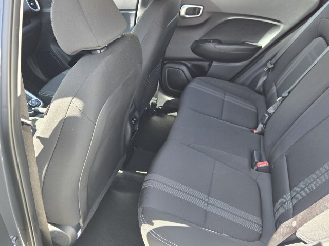 Used 2024 Hyundai Venue SEL FWD image 12