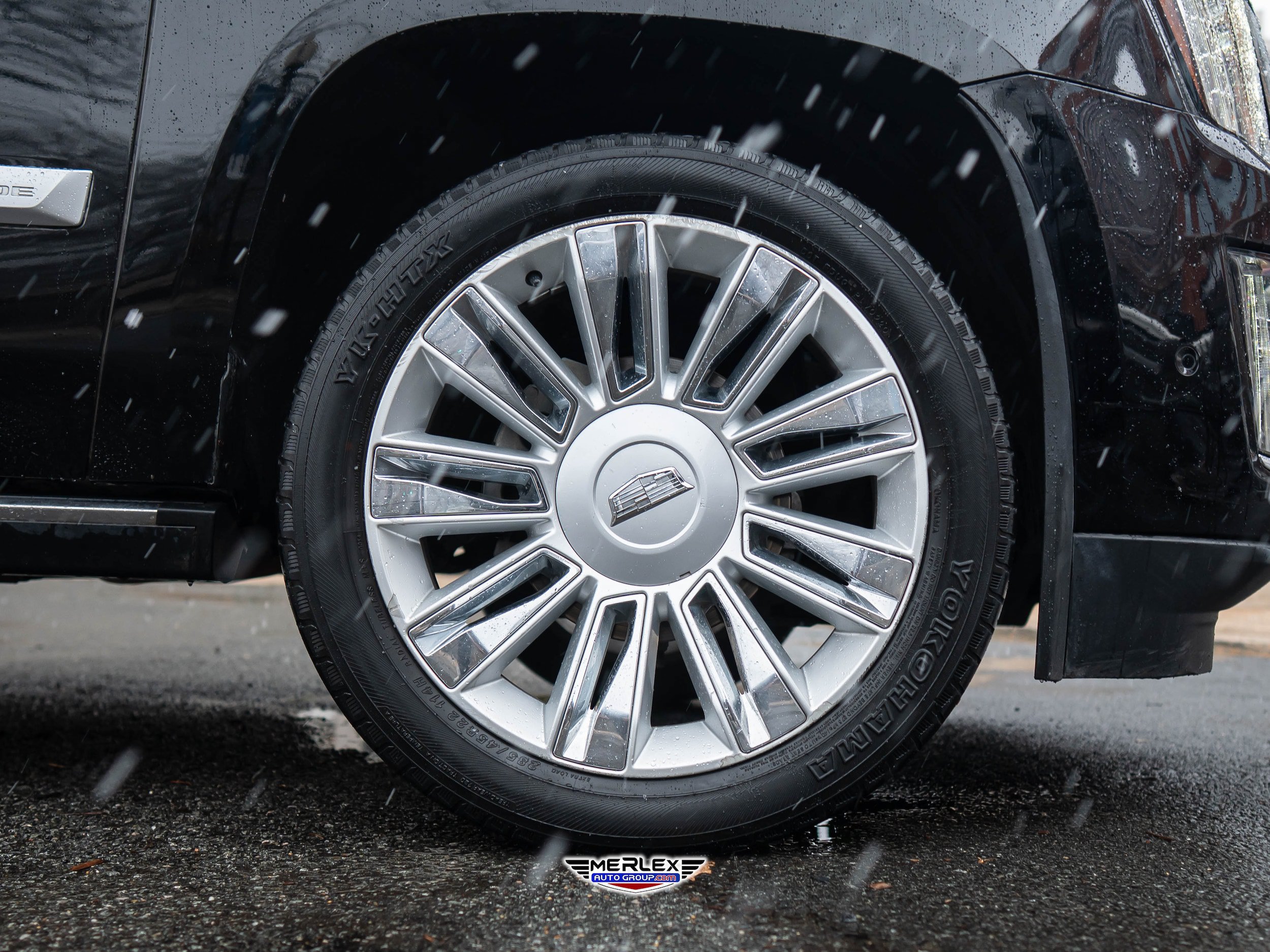 Used 2019 Cadillac Escalade ESV Platinum AWD/4WD image 9