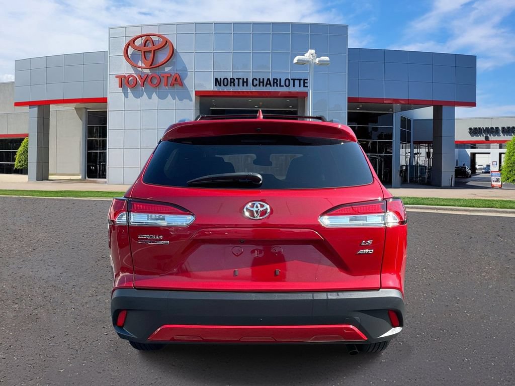 Used 2022 Toyota Corolla Cross LE AWD/4WD image 7