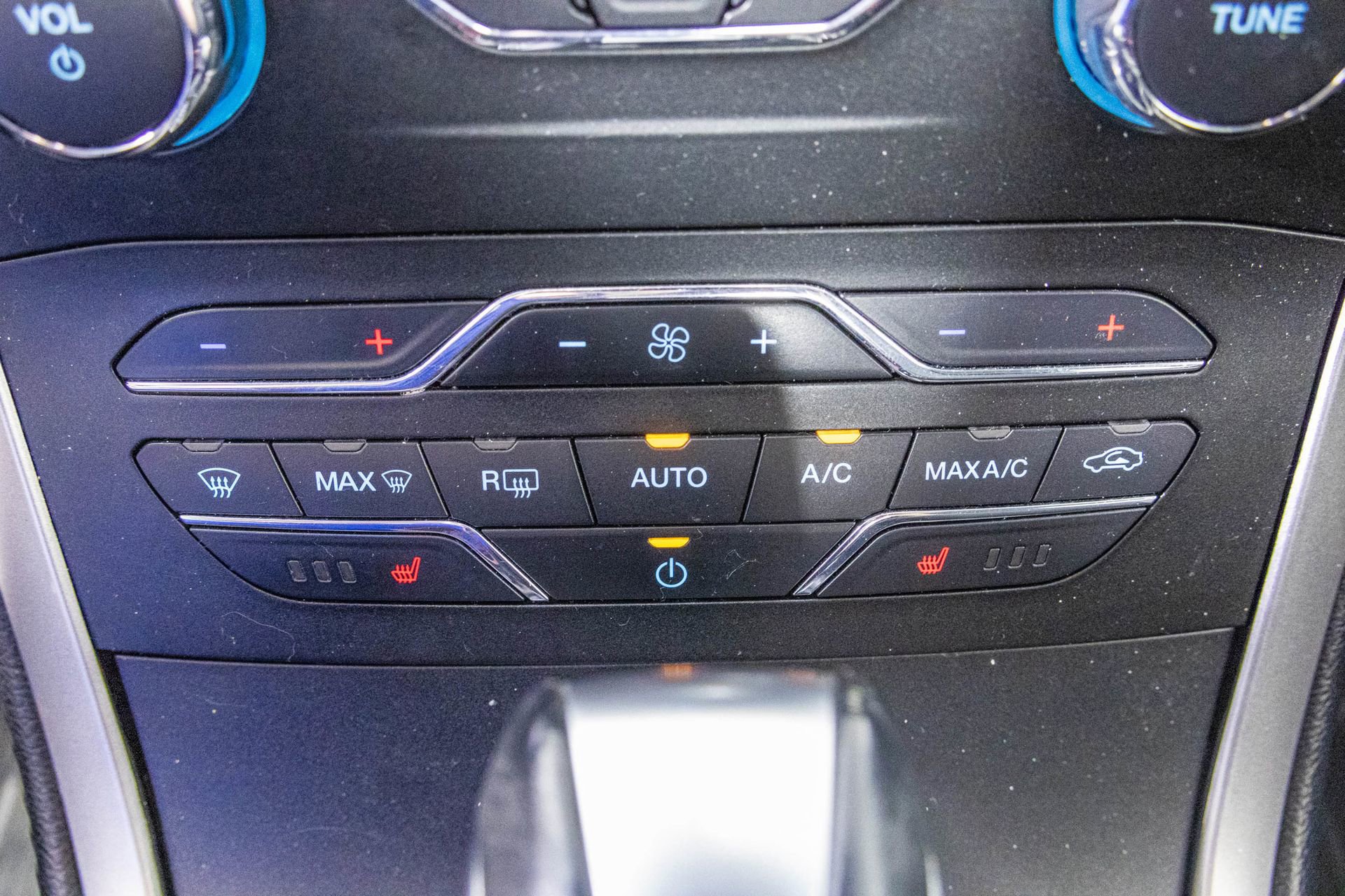 Used 2018 Ford Edge SEL w/ Equipment Group 201A image 25