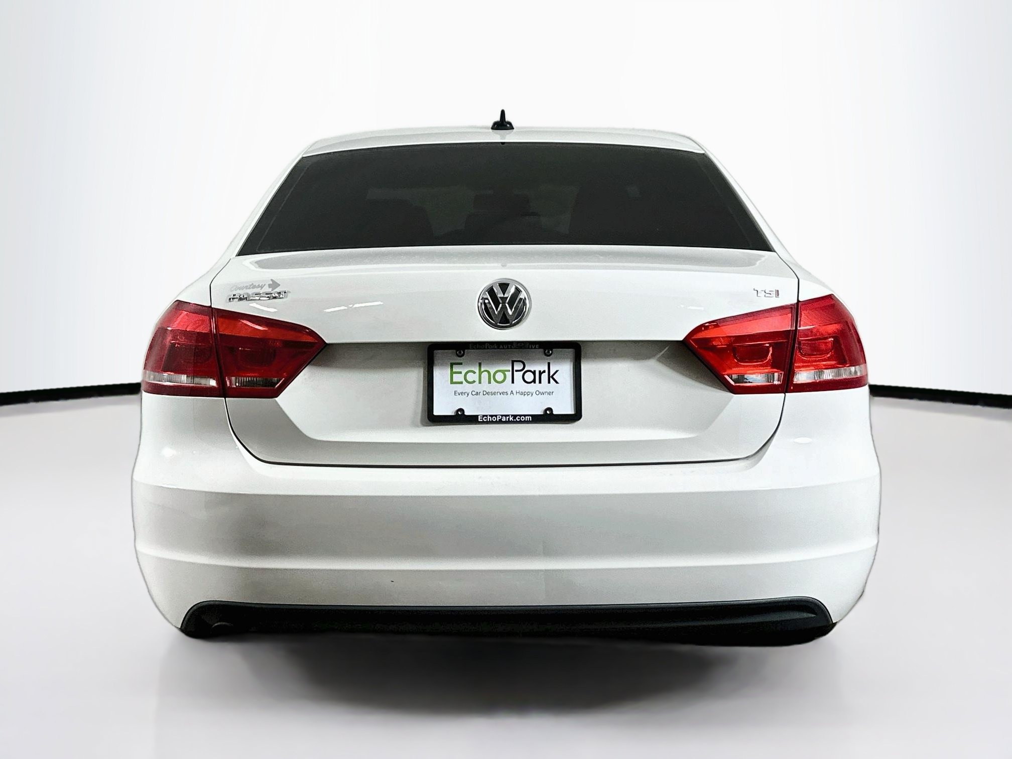 Used 2015 Volkswagen Passat 1.8T Limited Edition FWD image 7