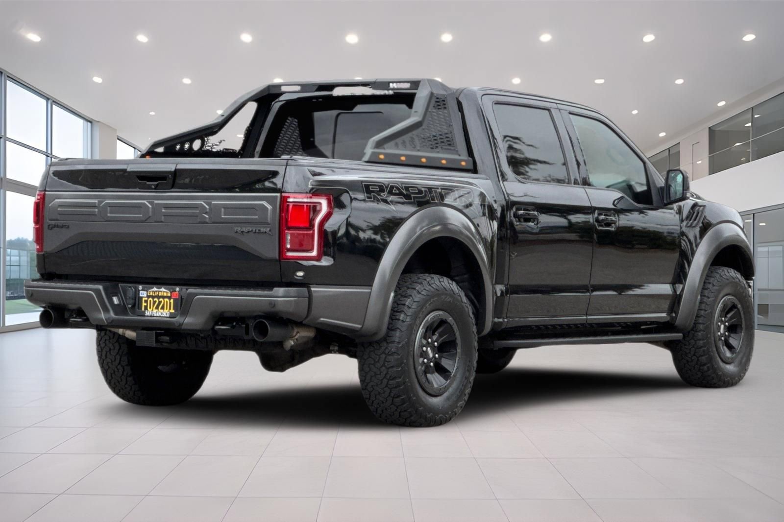 Used 2018 Ford F150 Raptor w/ Equipment Group 802A Luxury AWD/4WD image 4