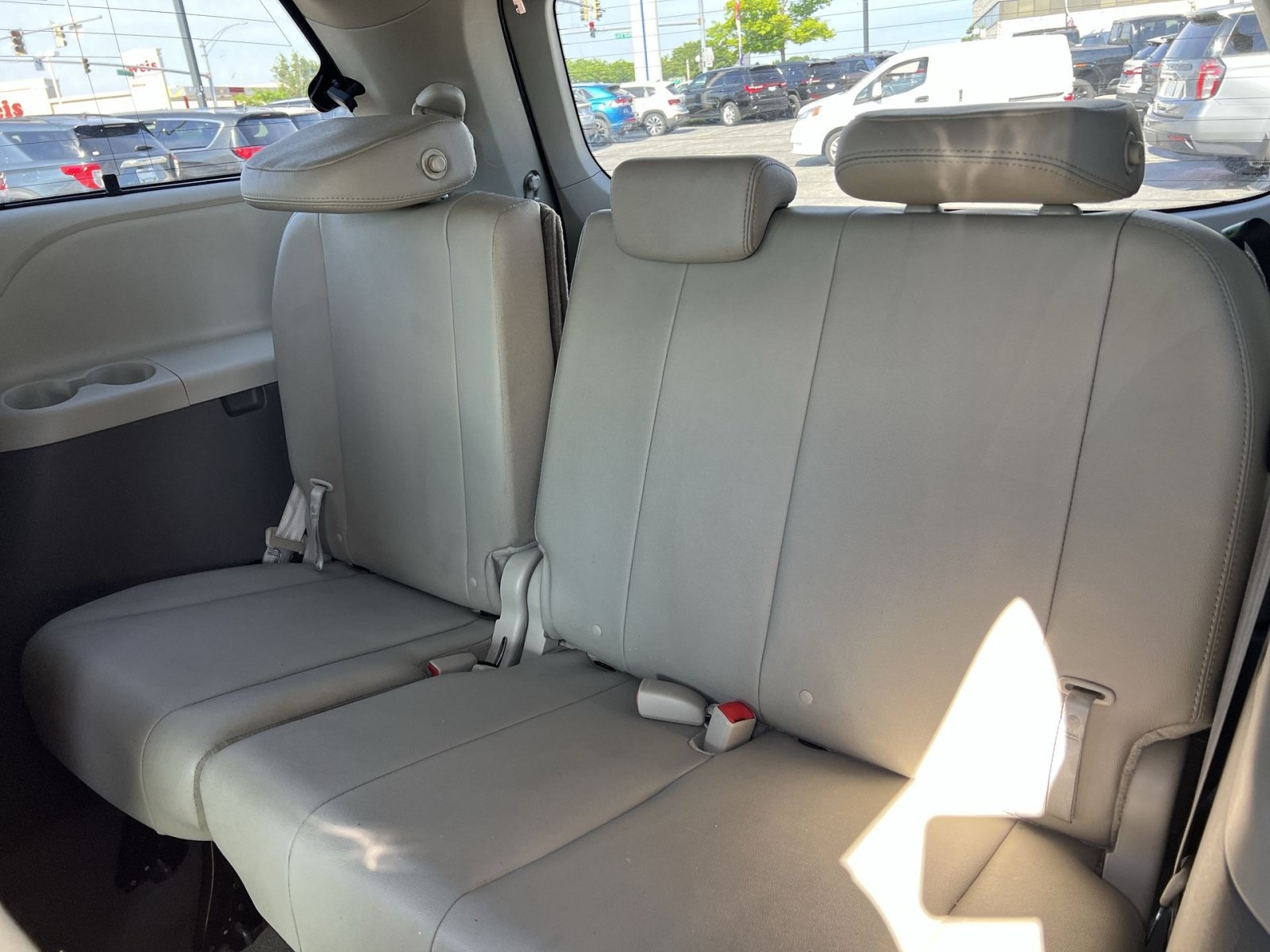 Used 2017 Toyota Sienna XLE w/ XLE Navigation Package FWD image 25