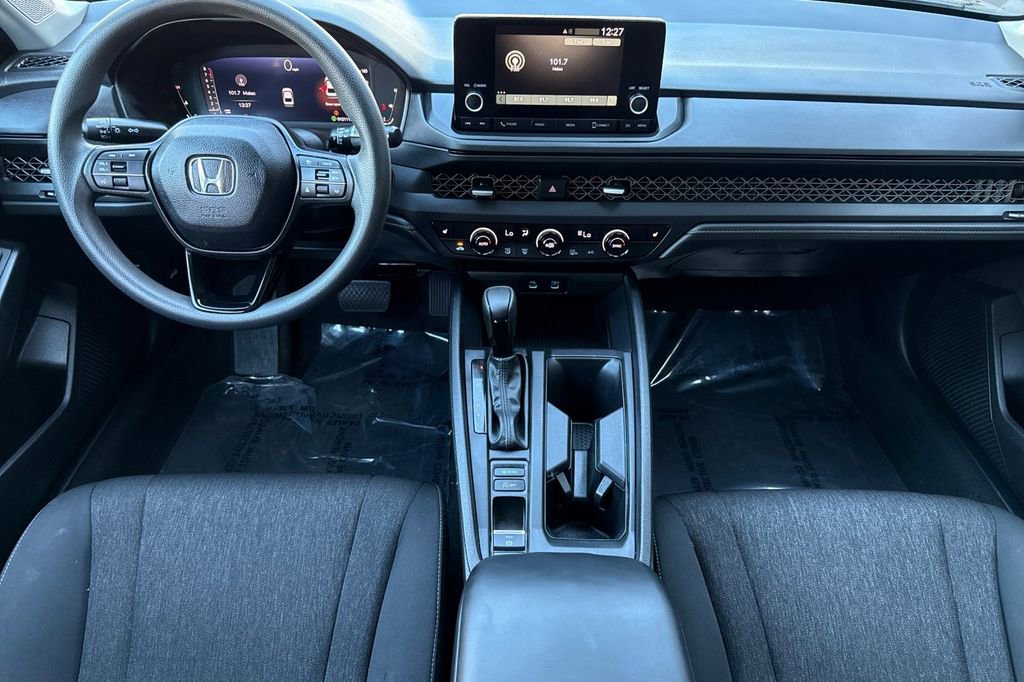Certified 2025 Honda Accord SE image 9