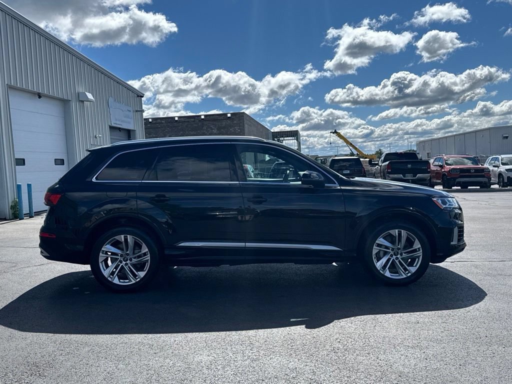 Used 2023 Audi Q7 2.0T Premium w/ Towing Package AWD/4WD image 8