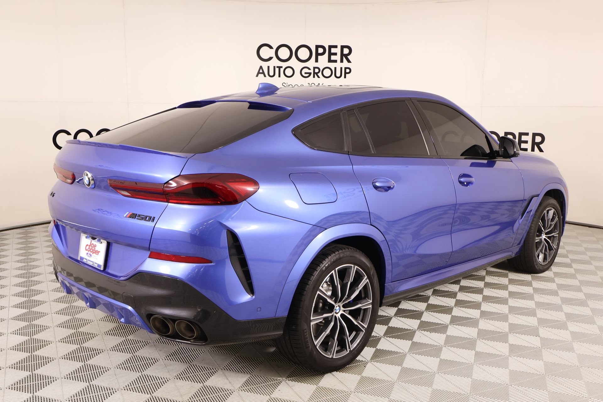 Used 2020 BMW X6 M50i w/ Premium Package AWD/4WD image 22