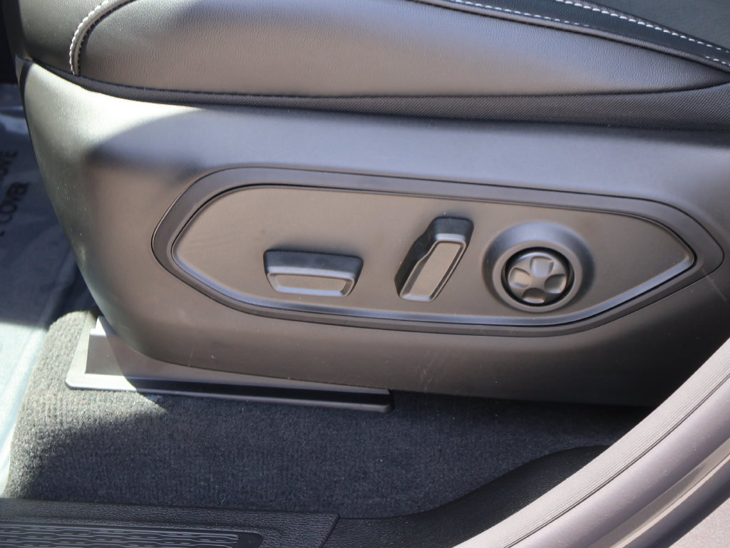 New 2026 Jeep Grand Cherokee Altitude AWD/4WD image 24
