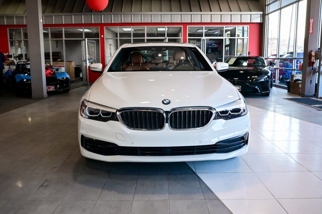 Used 2020 BMW 530i w/ Convenience Package image 2