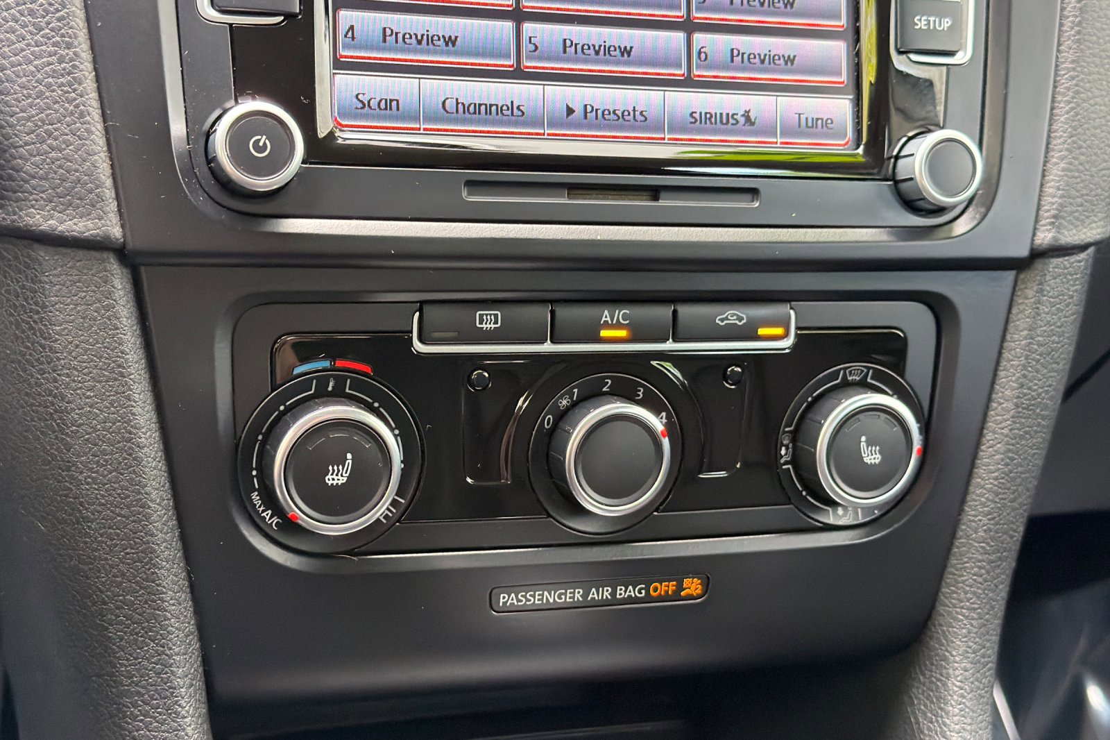 Used 2013 Volkswagen Jetta SE FWD image 19