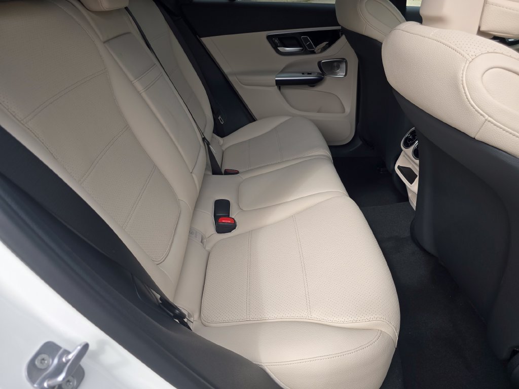 New 2027 Mercedes-Benz GLC 300 4MATIC image 21