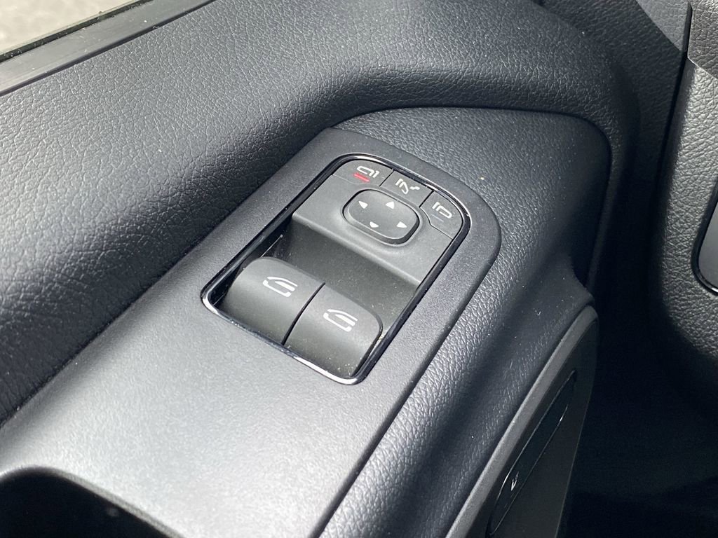 Used 2024 Mercedes-Benz Sprinter 2500 image 9