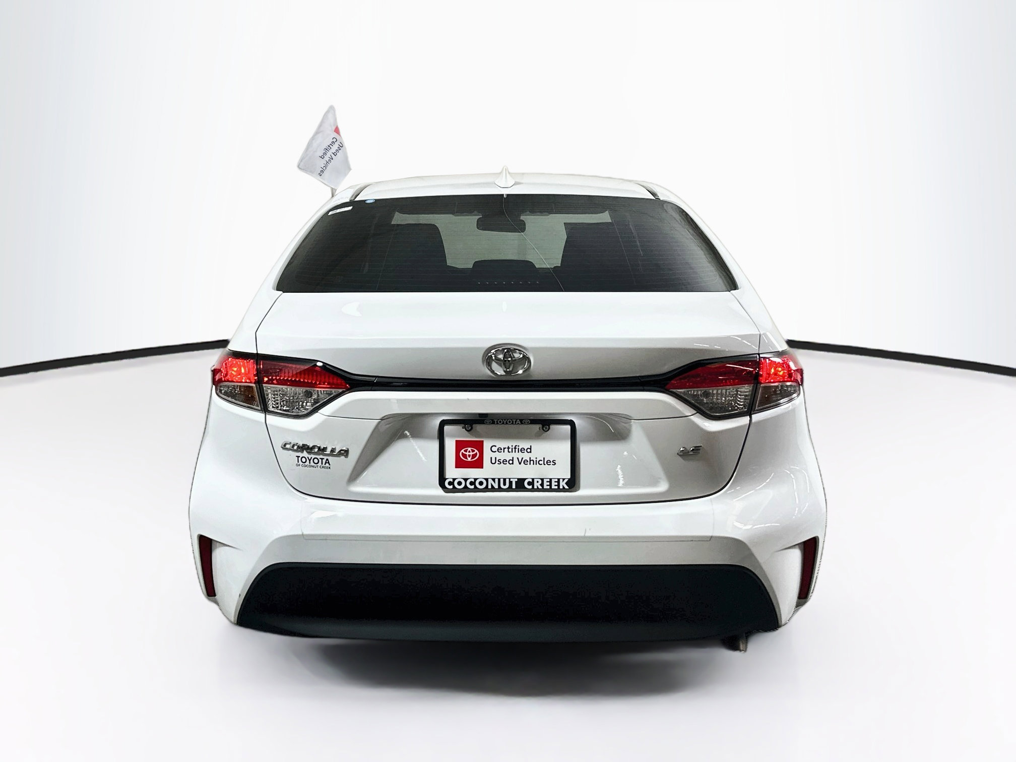 Certified 2025 Toyota Corolla LE FWD image 4