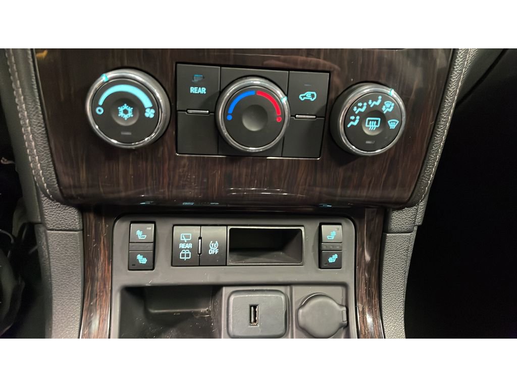 Used 2015 Chevrolet Traverse LT w/ Style and Technology Package FWD image 14