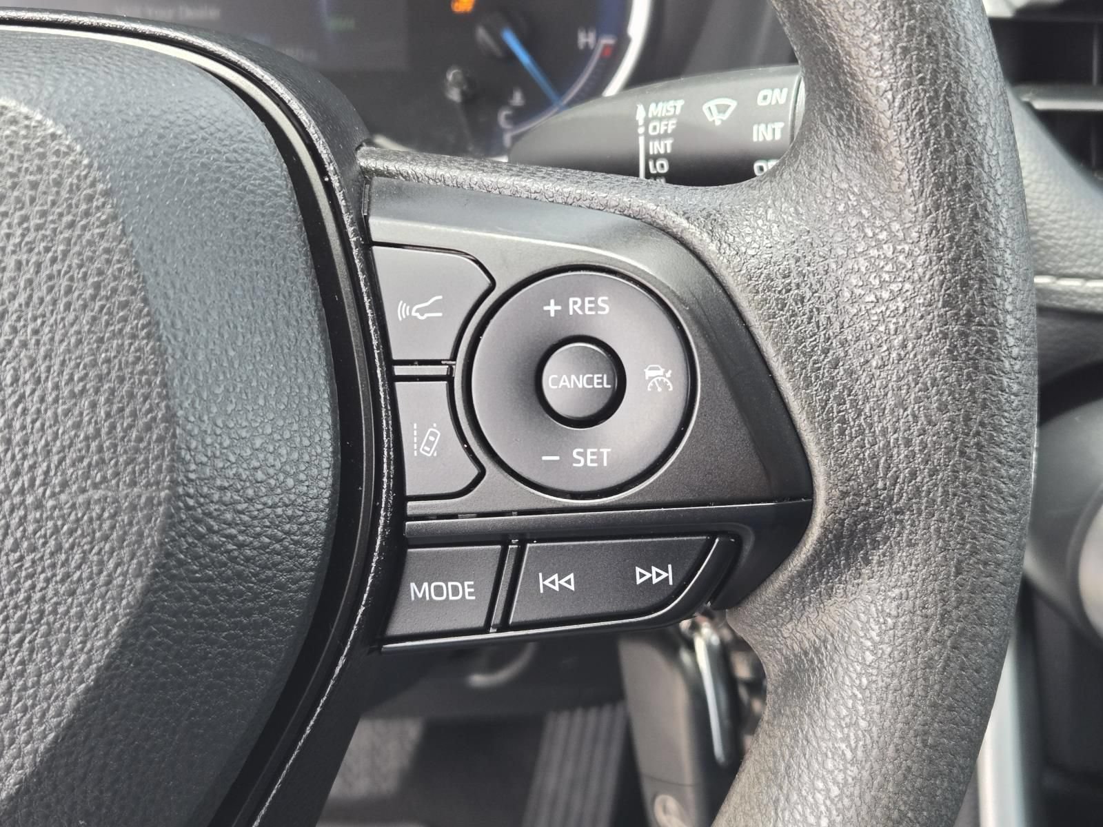 Used 2024 Toyota RAV4 LE AWD/4WD image 18