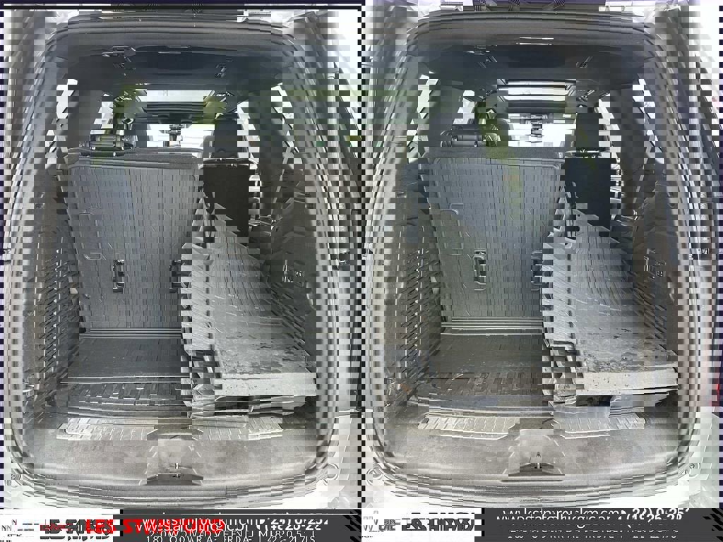 Used 2023 GMC Yukon AT4 w/ Technology Package image 11