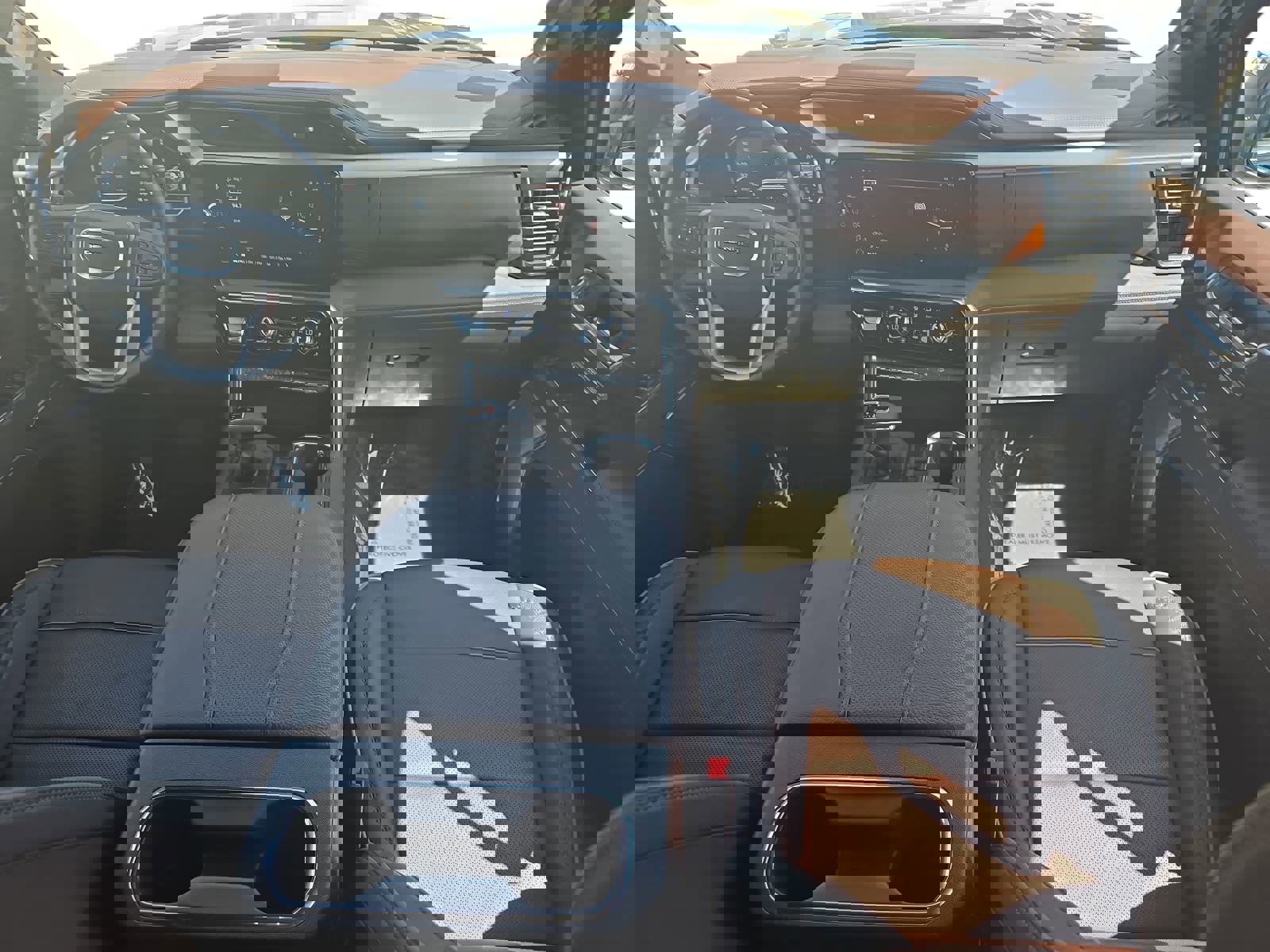 Used 2025 GMC Sierra 1500 Denali w/ Technology Package image 9