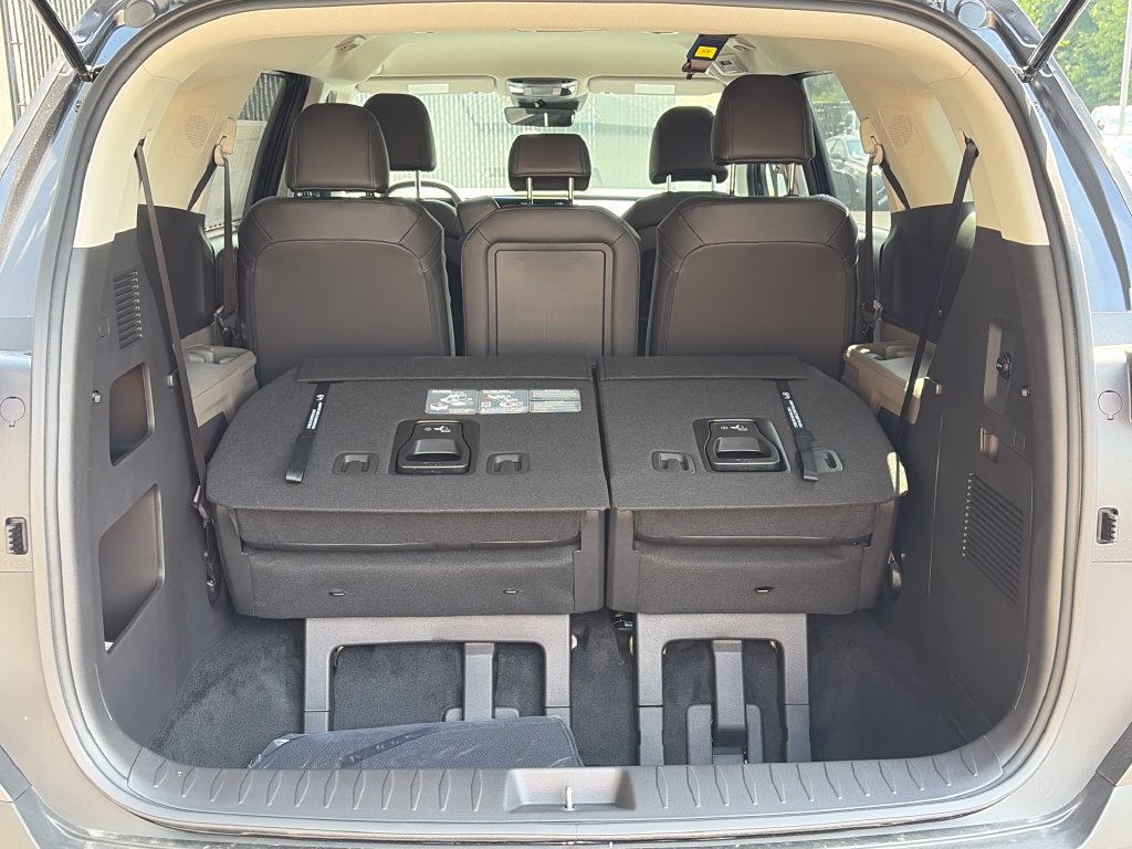 New 2027 Kia Carnival FWD image 7