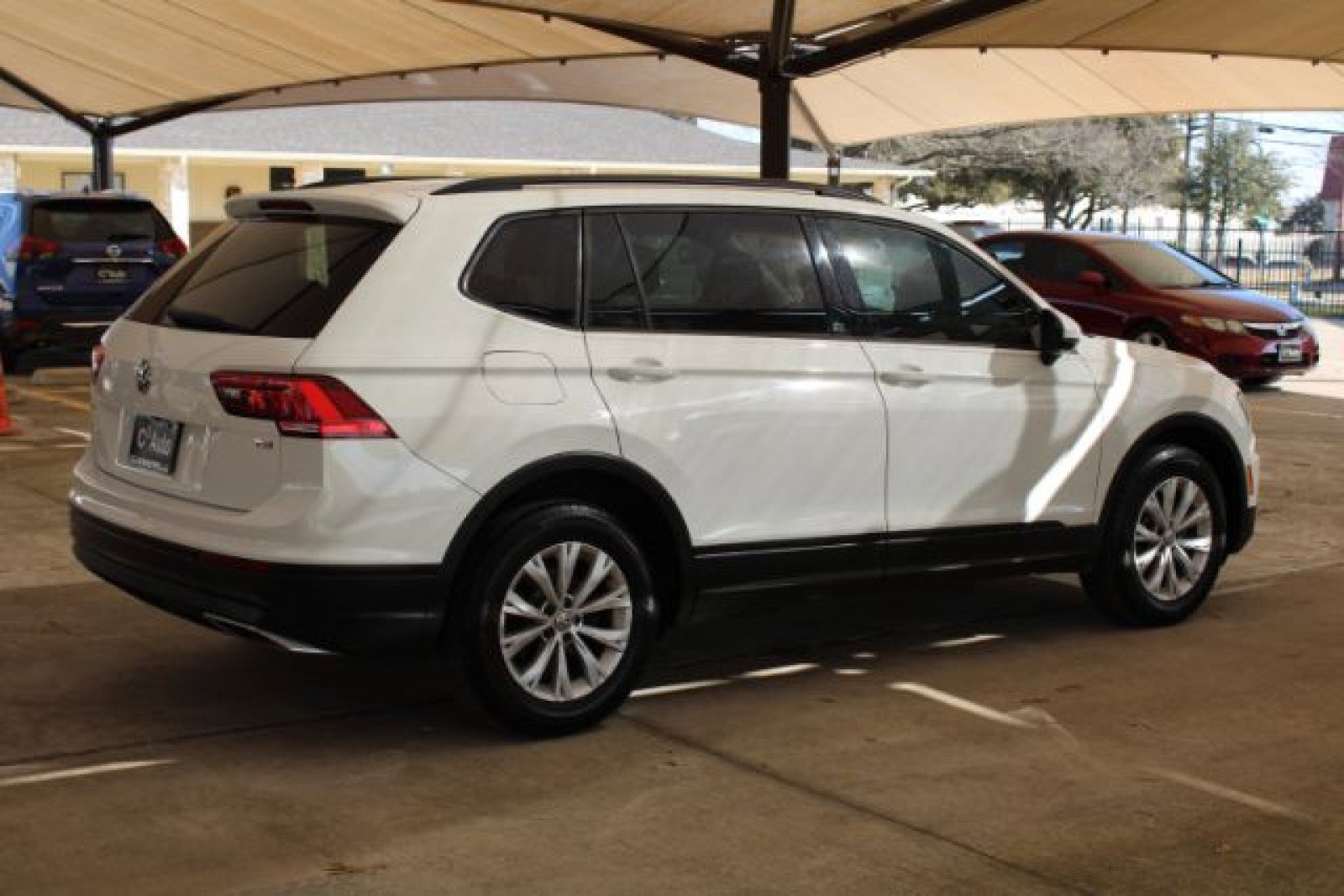 Used 2018 Volkswagen Tiguan S w/ Front Fog Lights Package image 11