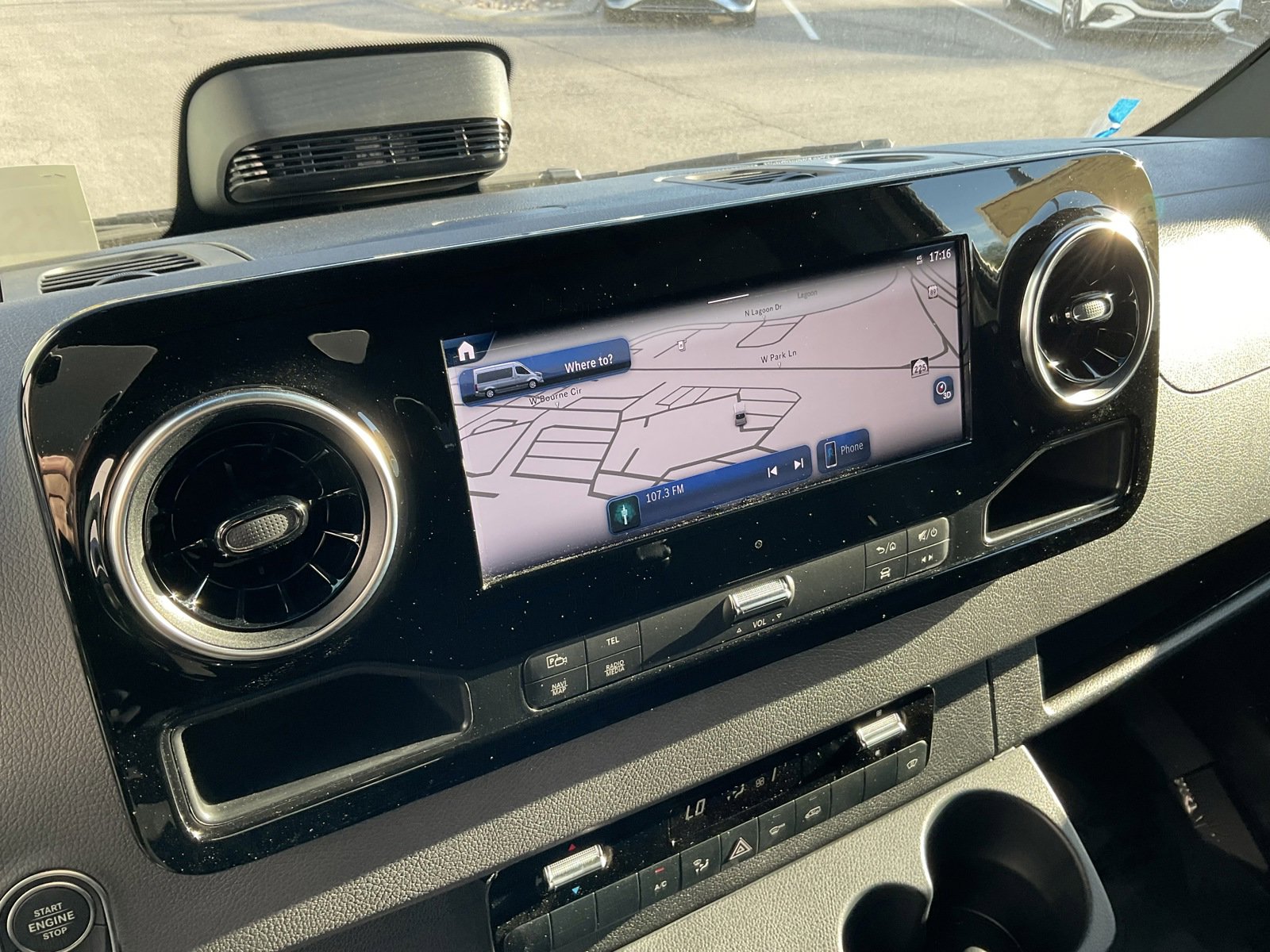 Used 2025 Mercedes-Benz Sprinter 2500 image 23