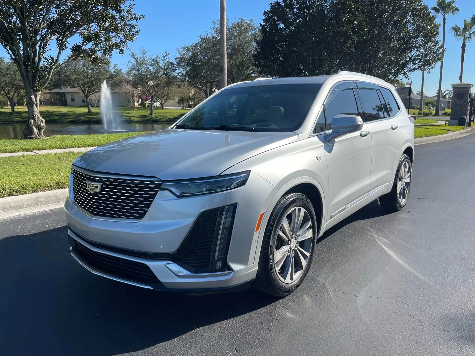 Used 2020 Cadillac XT6 Premium Luxury image 1