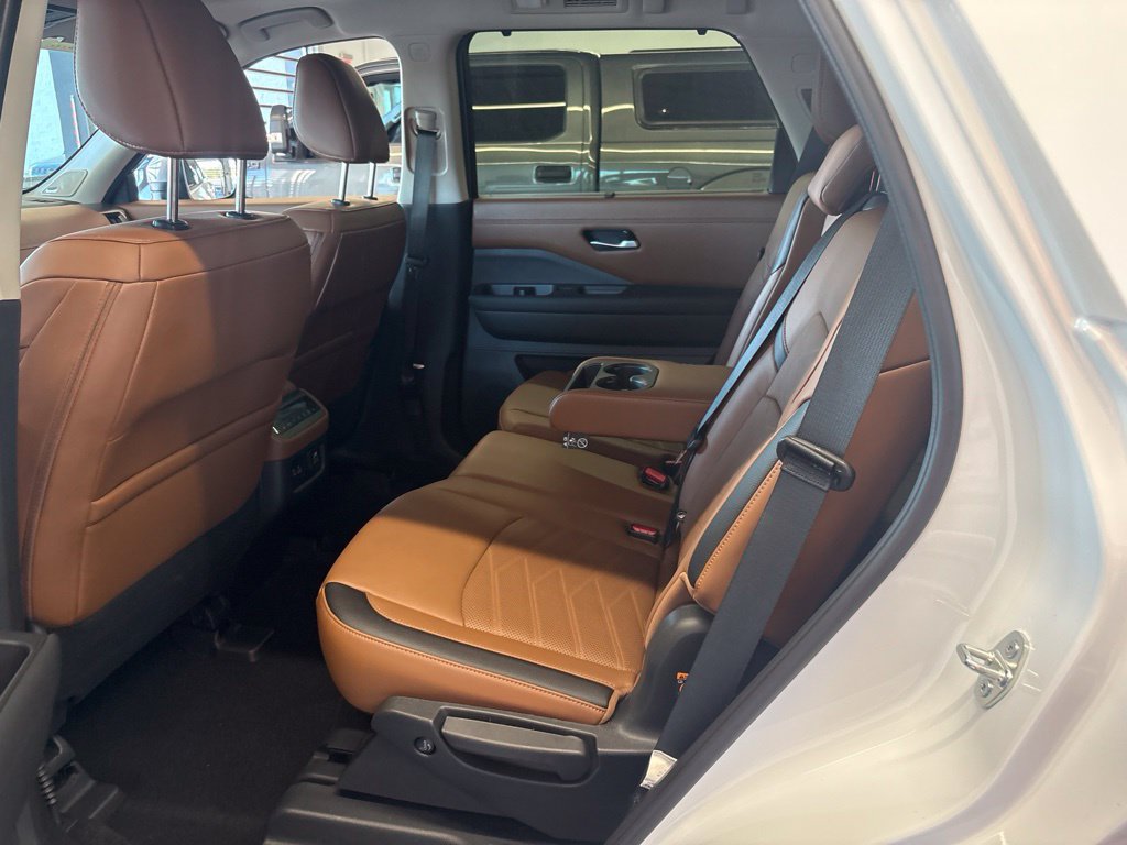 Used 2025 Nissan Pathfinder Platinum w/ Cargo Package FWD image 32