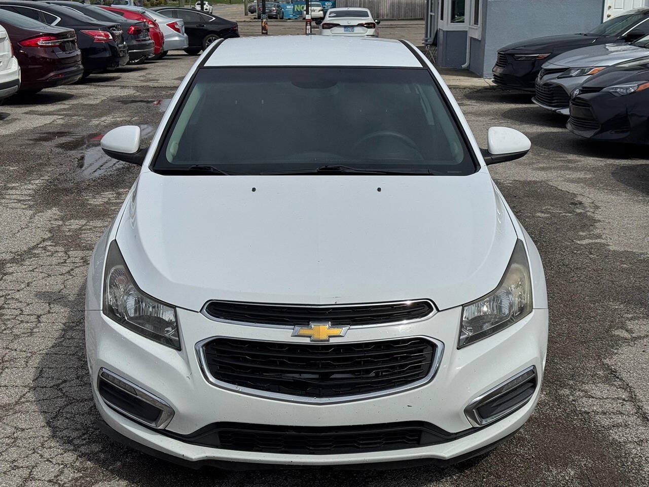 Used 2015 Chevrolet Cruze LT w/ Technology Package FWD image 10
