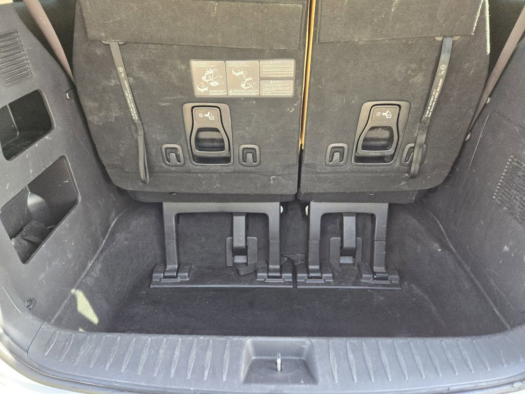 Used 2022 Kia Carnival LX image 31