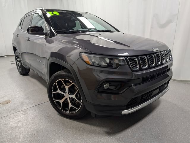 Used 2024 Jeep Compass Limited image 2