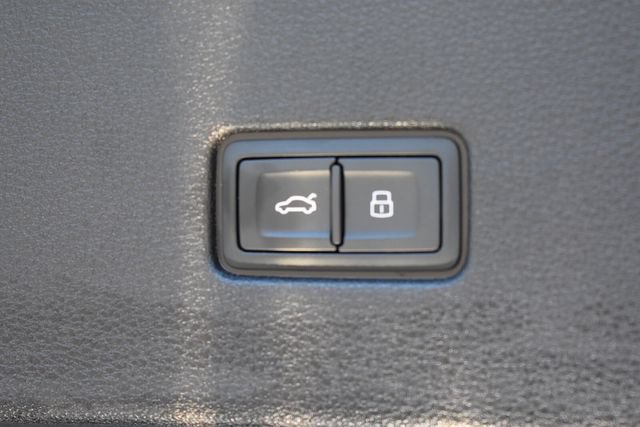 Used 2021 Audi Q8 Premium Plus w/ Premium Plus Package AWD/4WD image 20