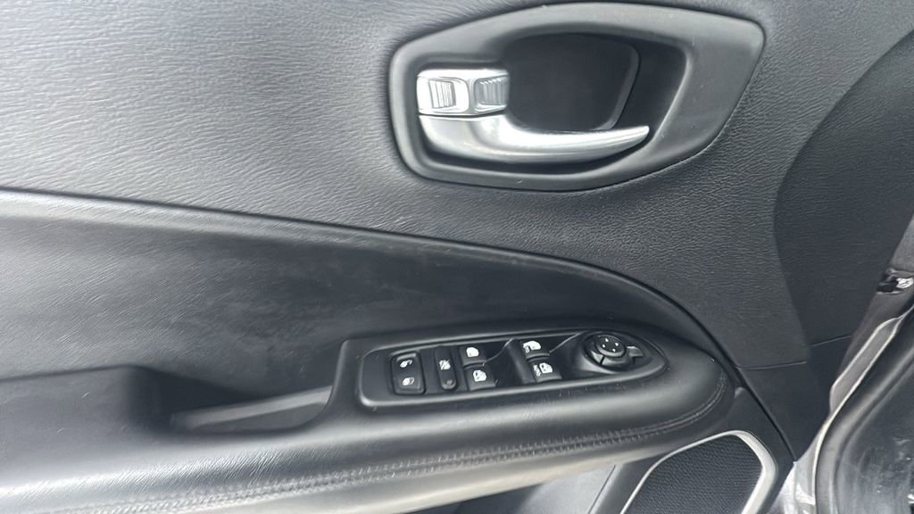 Used 2021 Jeep Compass Latitude image 19