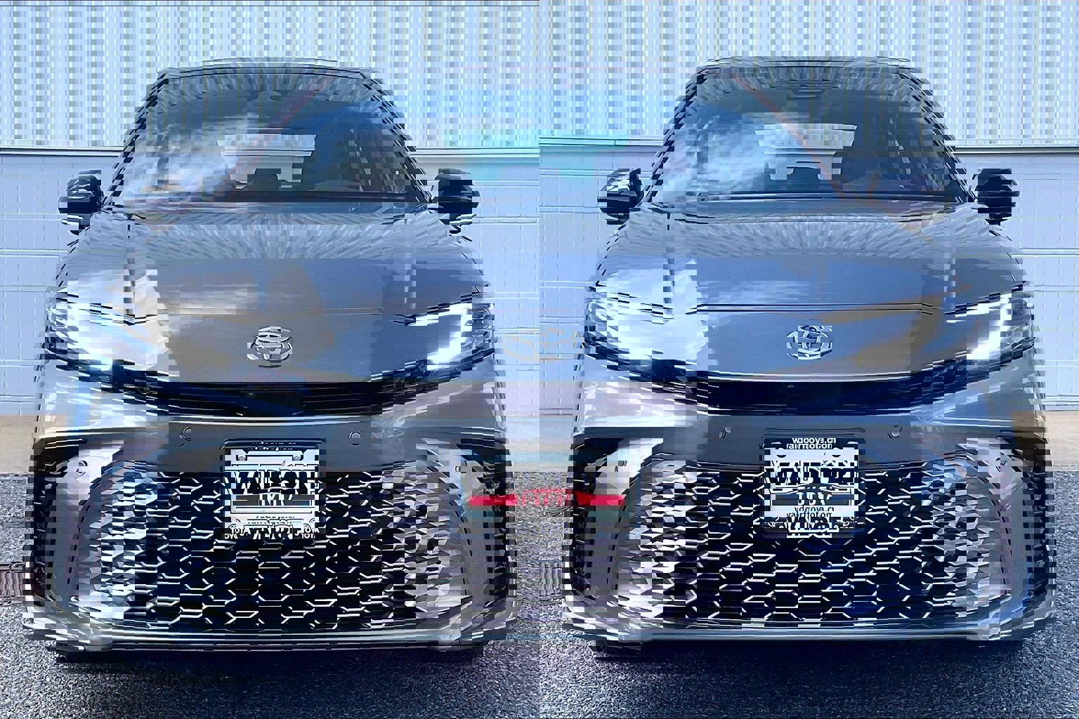 Used 2025 Toyota Camry XSE w/ Premium Plus Package image 3